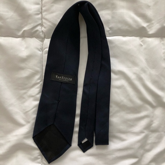 Van Heusen 100% Silk Tie - Picture 2 of 2